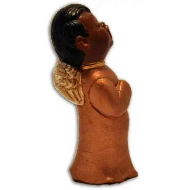 Le choriste brun prière de l'autre profil, robe cuivrée et col doré, visage levé
