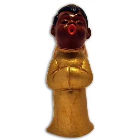 Figurine ange choriste dorée de face : bras croisés, bouche rouge ouverte en rond