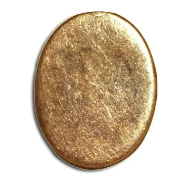 Dos doré du camée grand modèle, vu à plat sur fond blanc