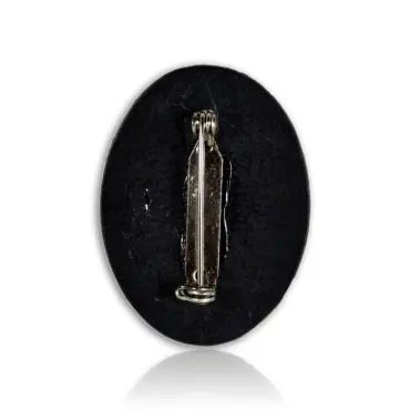 Dos de la broche camée « Les Amoureux » noire et son épingle
