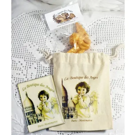 Savon Montmartre coloris or dans son sachet, avec le petit sac et le magnet « Amitié de Montmartre »