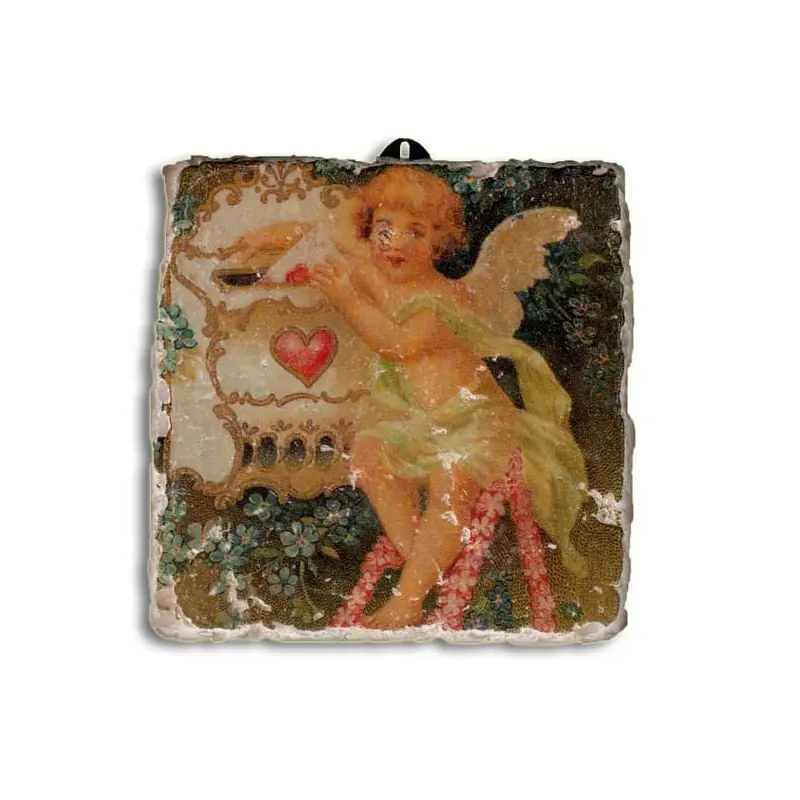 Plaque décorative « Lettre d'amour » : l'angelot poste une enveloppe dans une boîte à cœur rouge