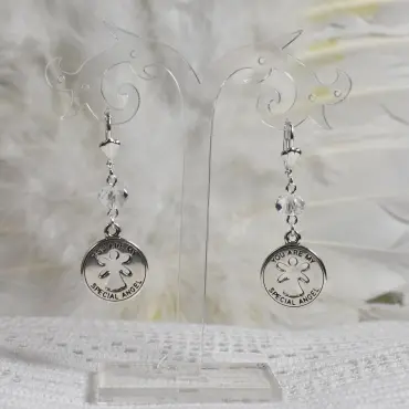 Boucles d'oreilles « You are my special angel » avec perle transparente à facettes, sur présentoir